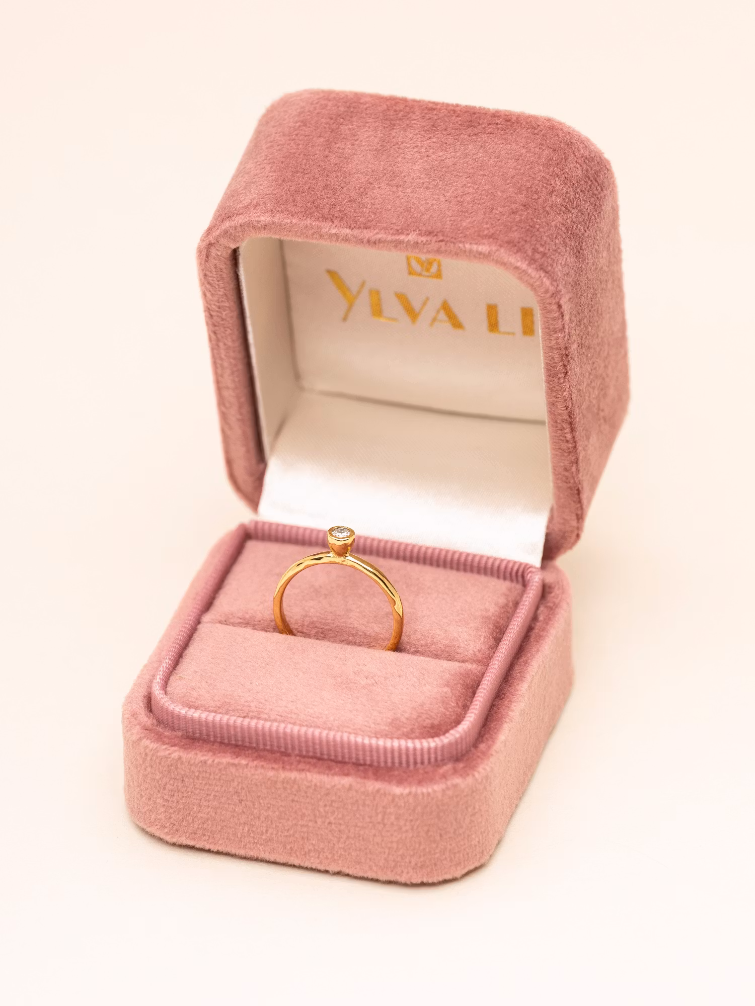 Ylva Li - ESSENTIAL DIAMOND RING – GOLD 0.13 CARAT