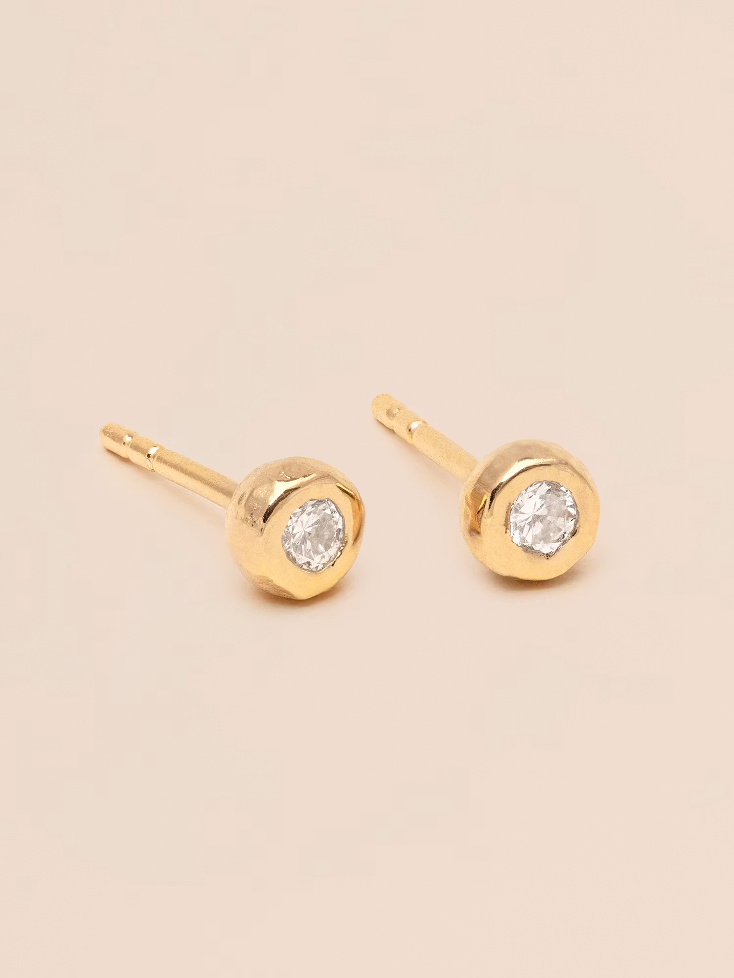 Ylva Li - ESSENTIAL DIAMOND STUD – GOLD