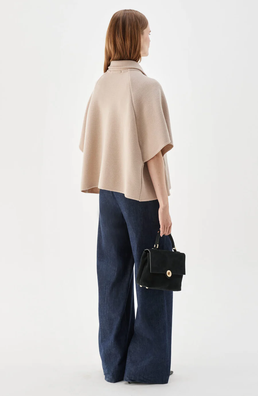 Busnel - GERTRUDE KORT STICKAD CAPE I ULL - BEIGE