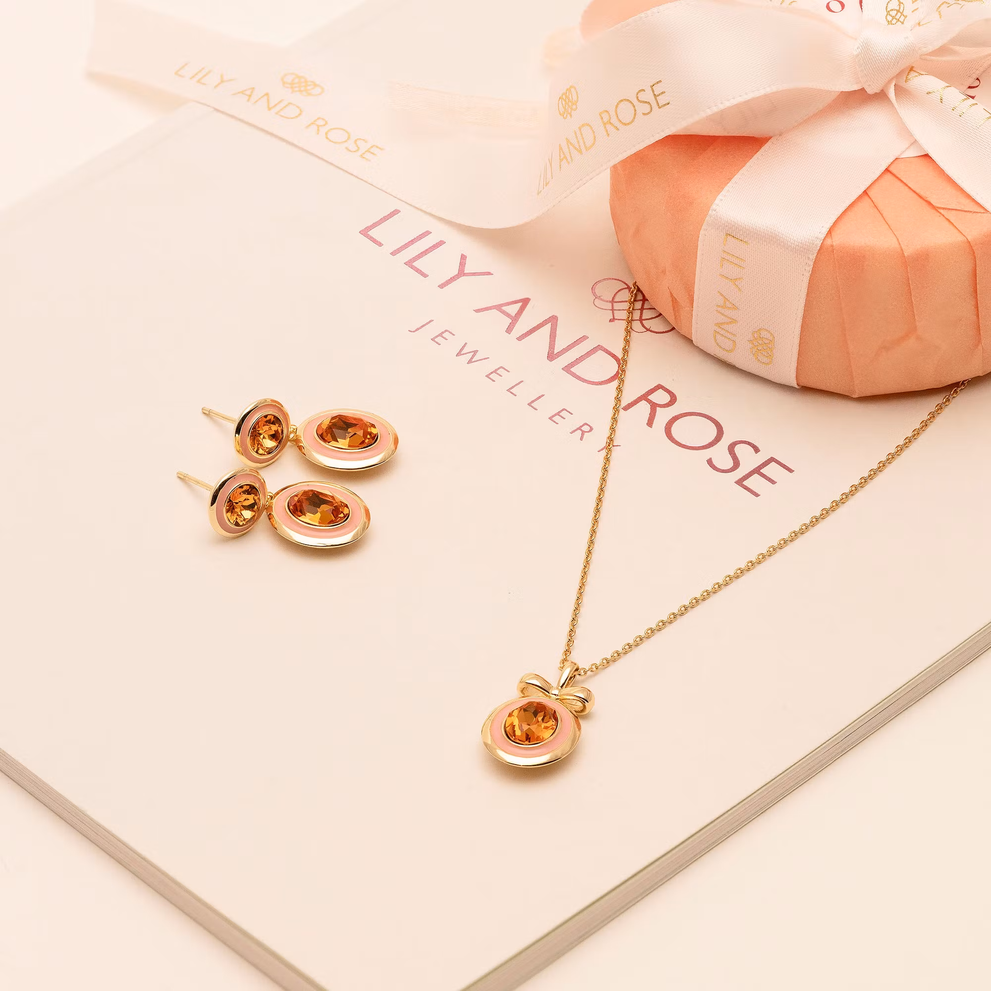 AMBER NECKLACE – PEACHES
