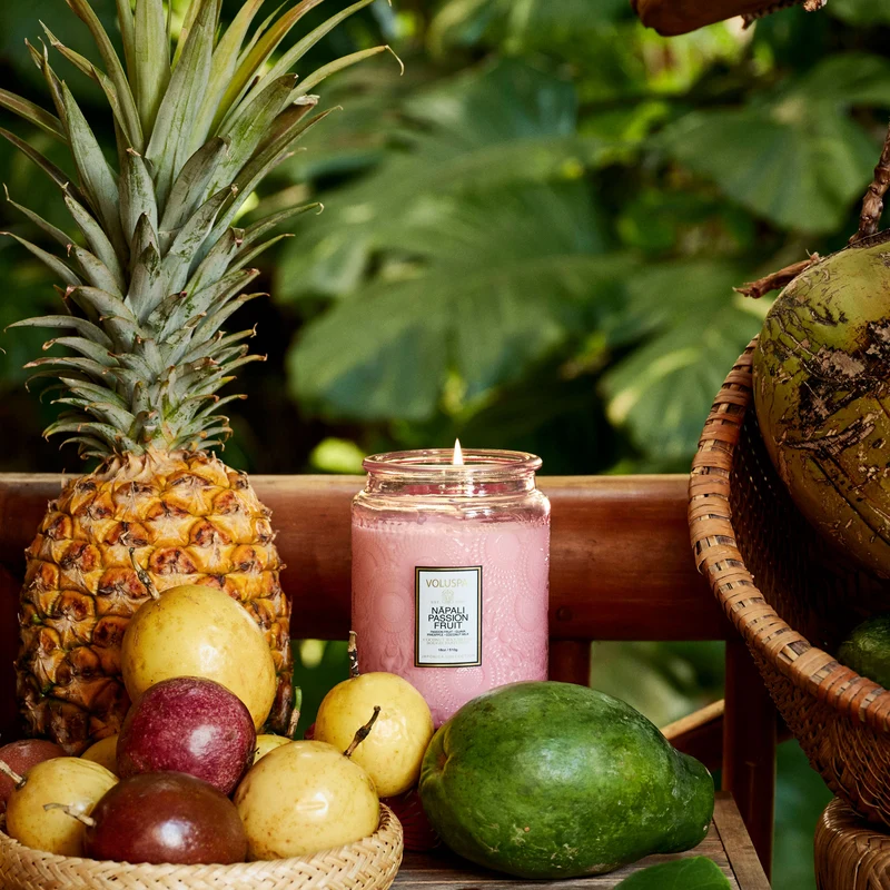 Voluspa - NĀPALI PASSION FRUIT - Large Jar Candle