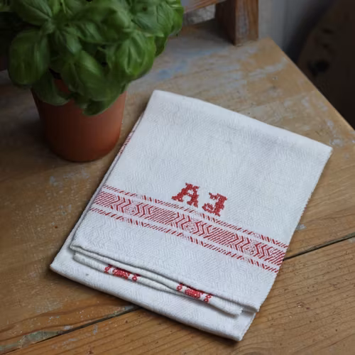 Handduk - Linne Monogram AJ Röd