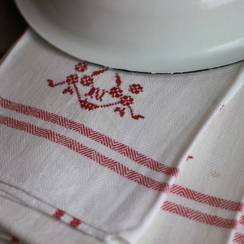 Handduk - Linne Monogram N Röd