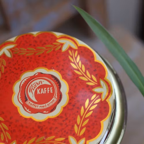 Plåtburk - Kaffeburk Röd Blommig