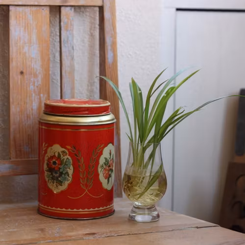 Plåtburk - Kaffeburk Röd Blommig