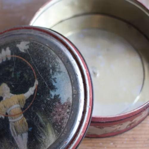 Plåtburk - Röd med Motiv