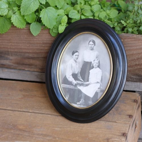 Fotografi - Tre Systrar i Oval Ram