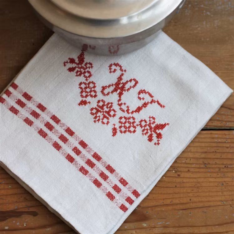 Handduk - Linne Monogram HT Röd
