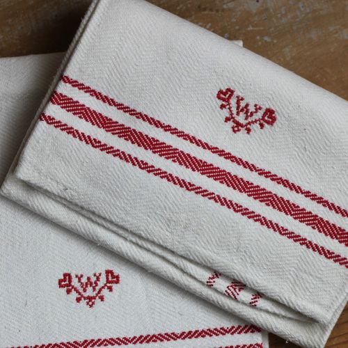Handduk - Linne - Monogram W Röd