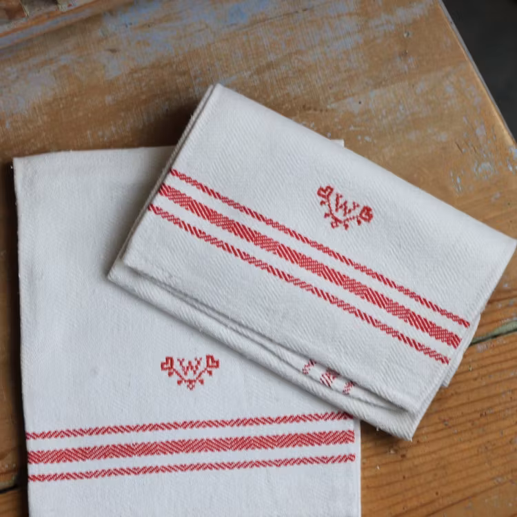 Handduk - Linne - Monogram W Röd
