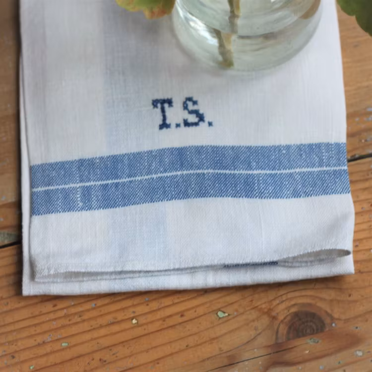Handduk - Linne Monogram TS Blå