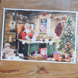 Adventskalender - Tomten sittande vid Skrivbord
