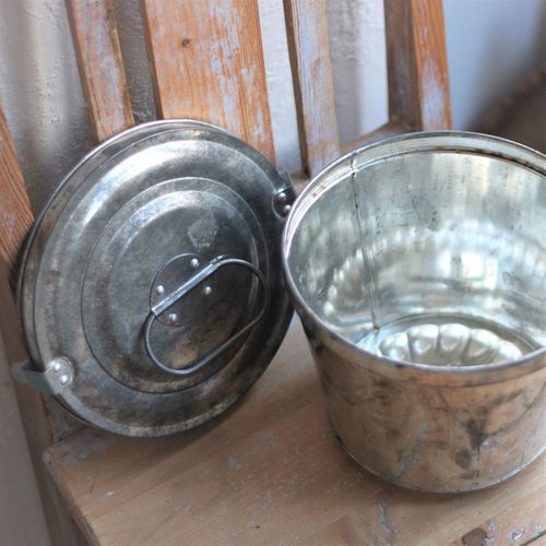 Form - i Metall med Lock