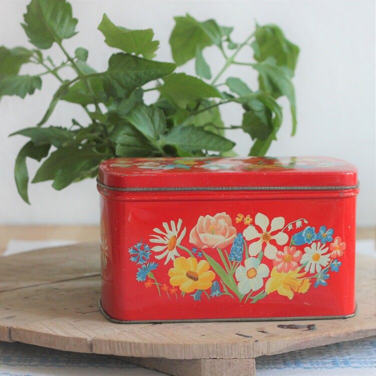 Plåtburk - Röd med Blommor