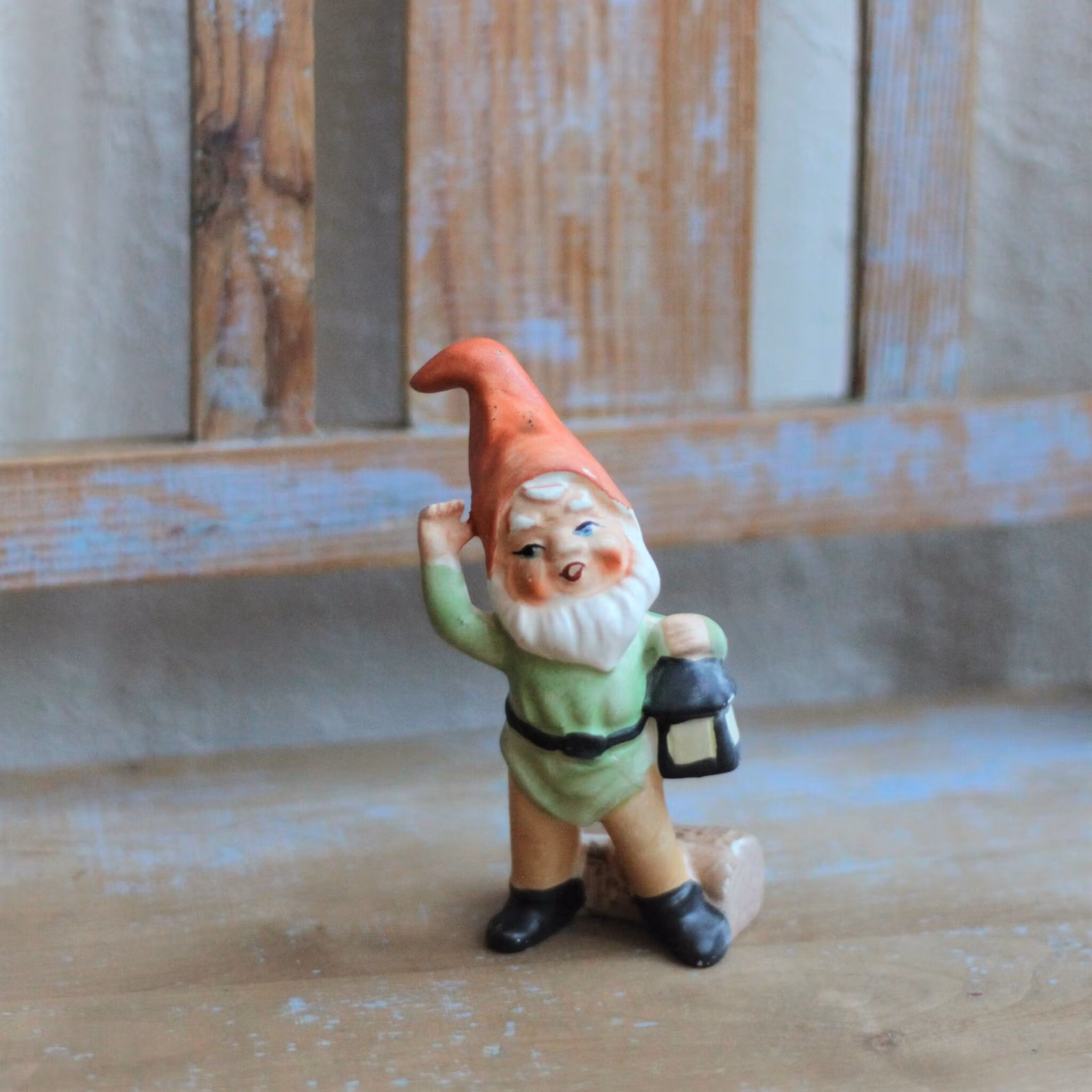 Tomte - Porslinstomte med Lykta