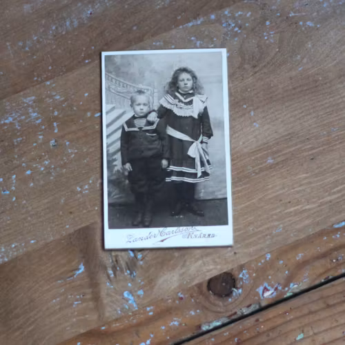 Fotografi - Syskon i Sjömanskläder