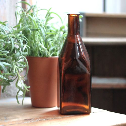 Flaska - Fyrkantig i Brunt Glas