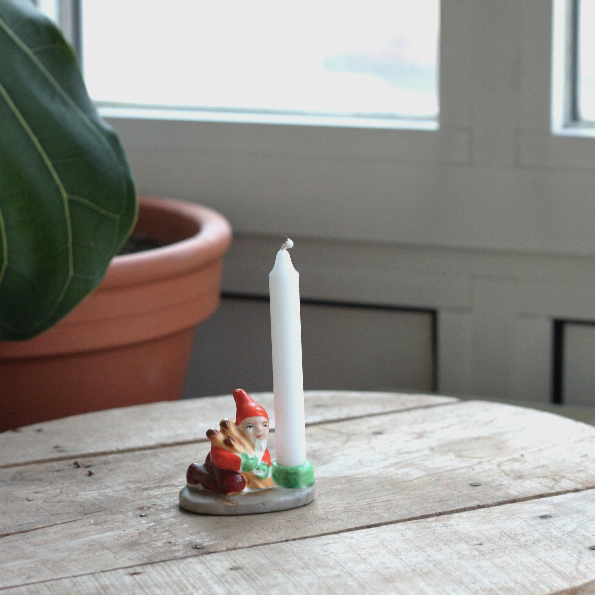 Tomte - Porslinstomte ljusstake