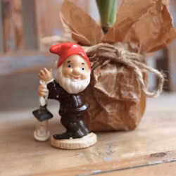 Tomte - Porslinstomte med lykta