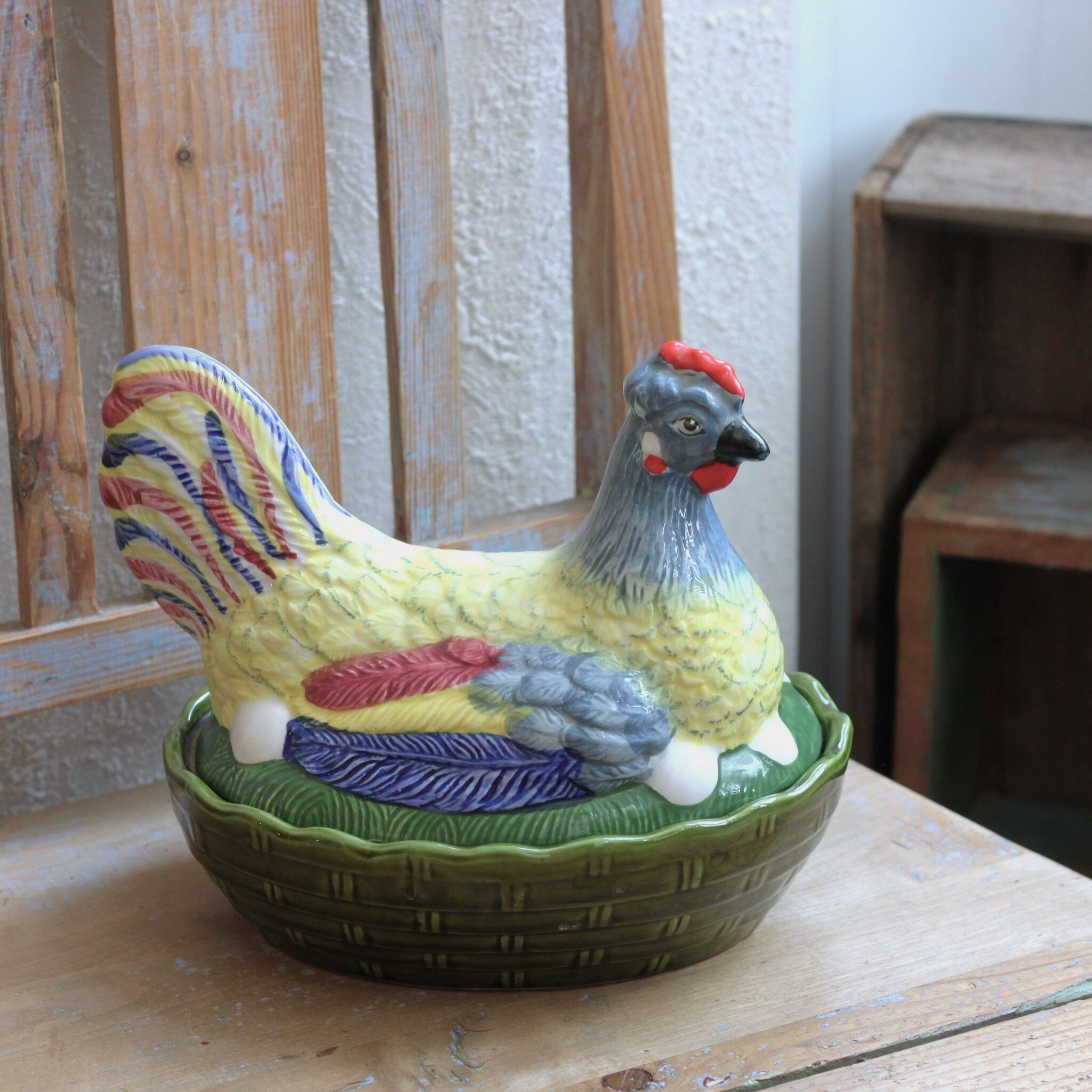 Ägg-gömma - Färgglad Höna