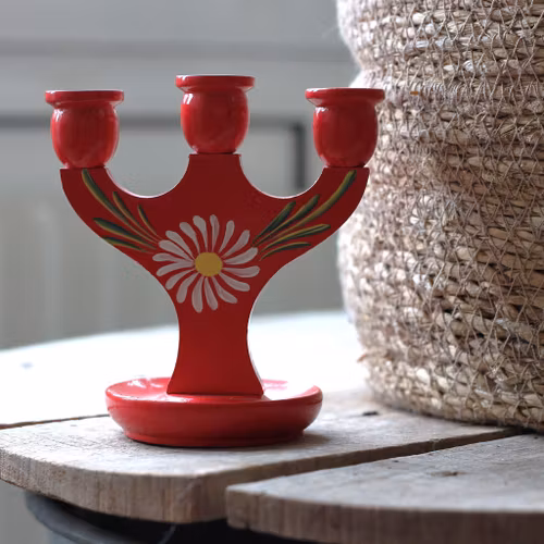 Ljusstake - Röd treärmad i Trä