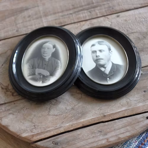 Fotografier - trä oval porträtt på par