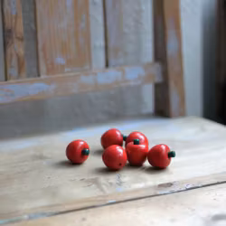 Trääpple - Äpple i rött trä