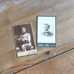 Fotografi - Ateljefoto två unga män