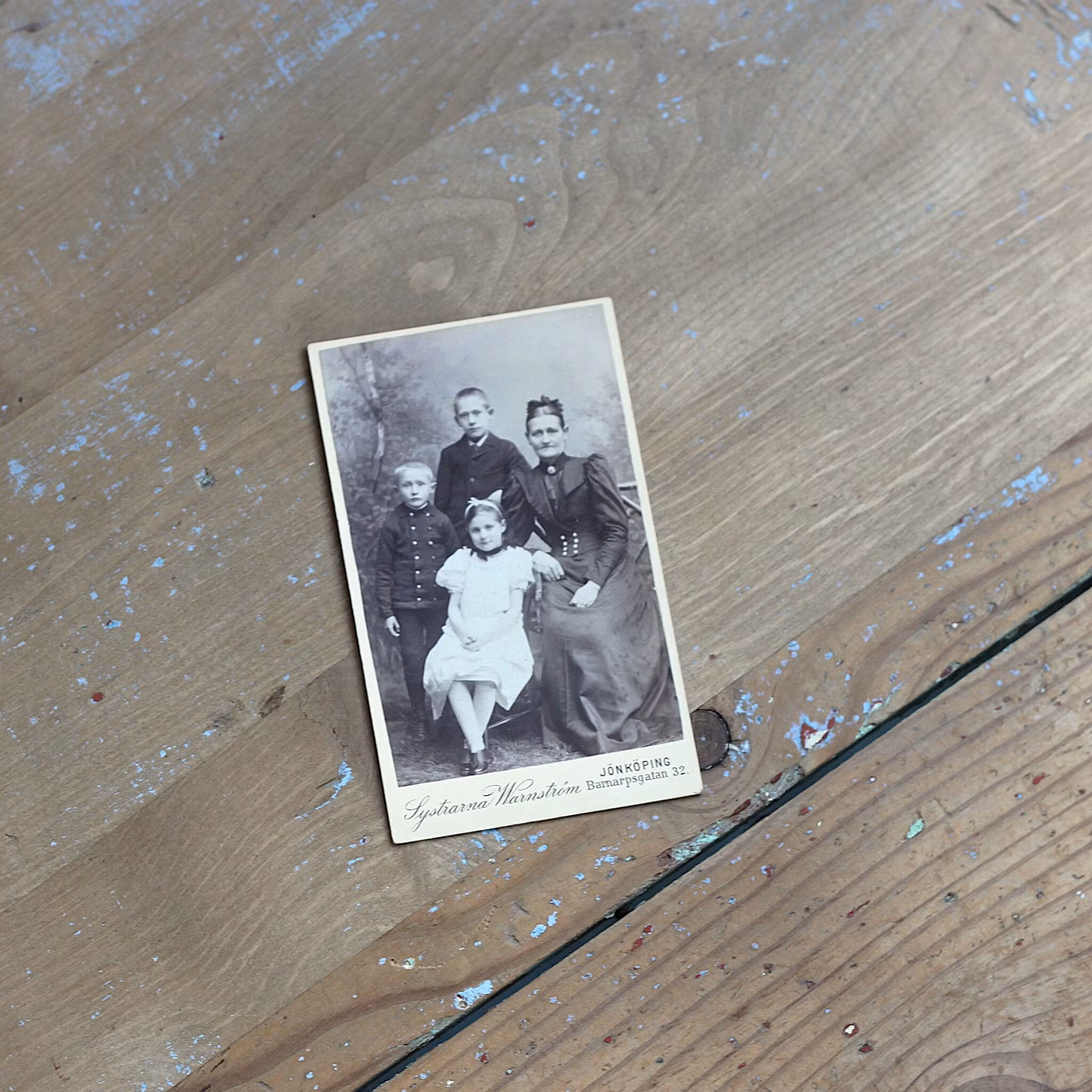 Fotografi - Ateljefoto Mor med tre barn