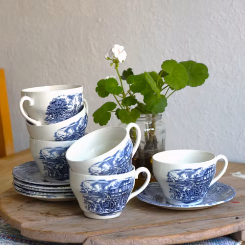 Kopp - blått och vitt porslin