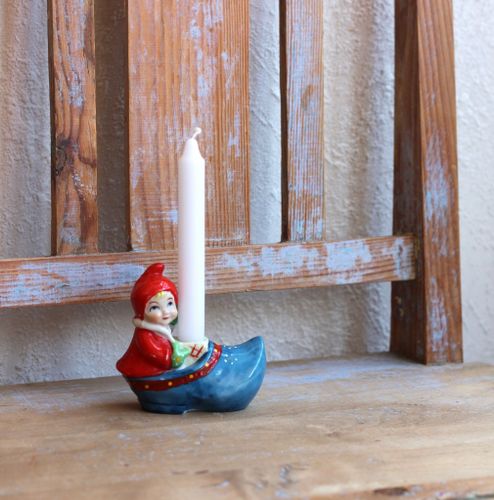Tomte - Porslinstomte ljusstake Nisse i en träsko