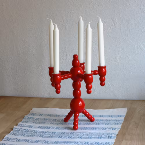 Ljusstake - röd i trä