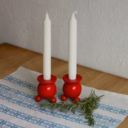 Ljusstakar - par Röd i trä