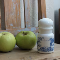 Apoteksglas - burk i vitt glas