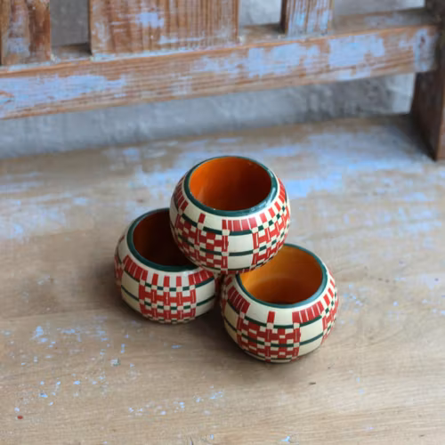 Servettringar - Trä med mönster i munkabälte