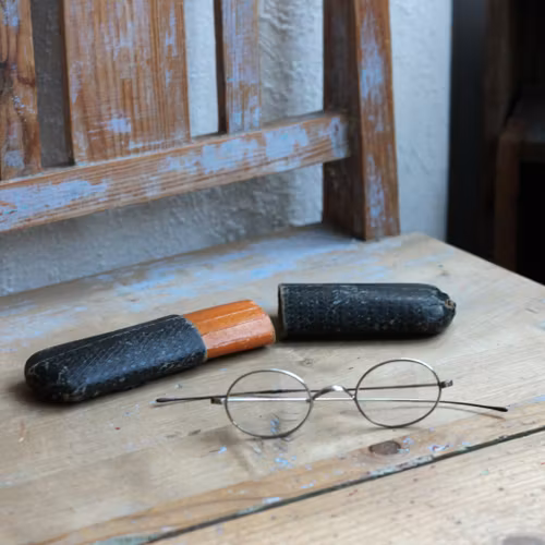 Inredning - glasögon i fodral