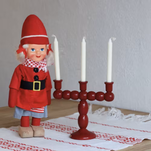 Ljusstake - Röd i trä