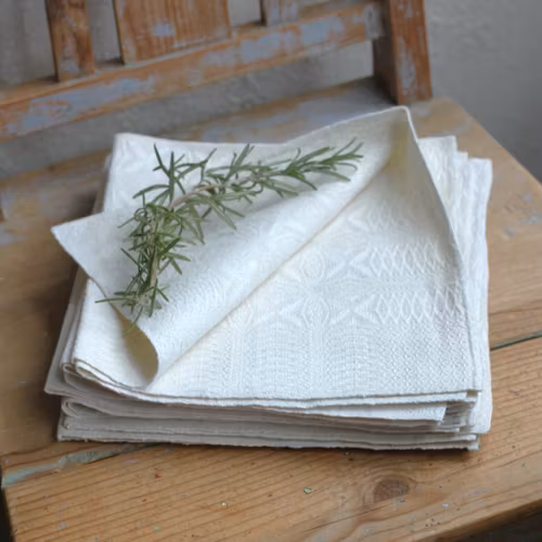Servetter - Vita linneservetter mönstervävda