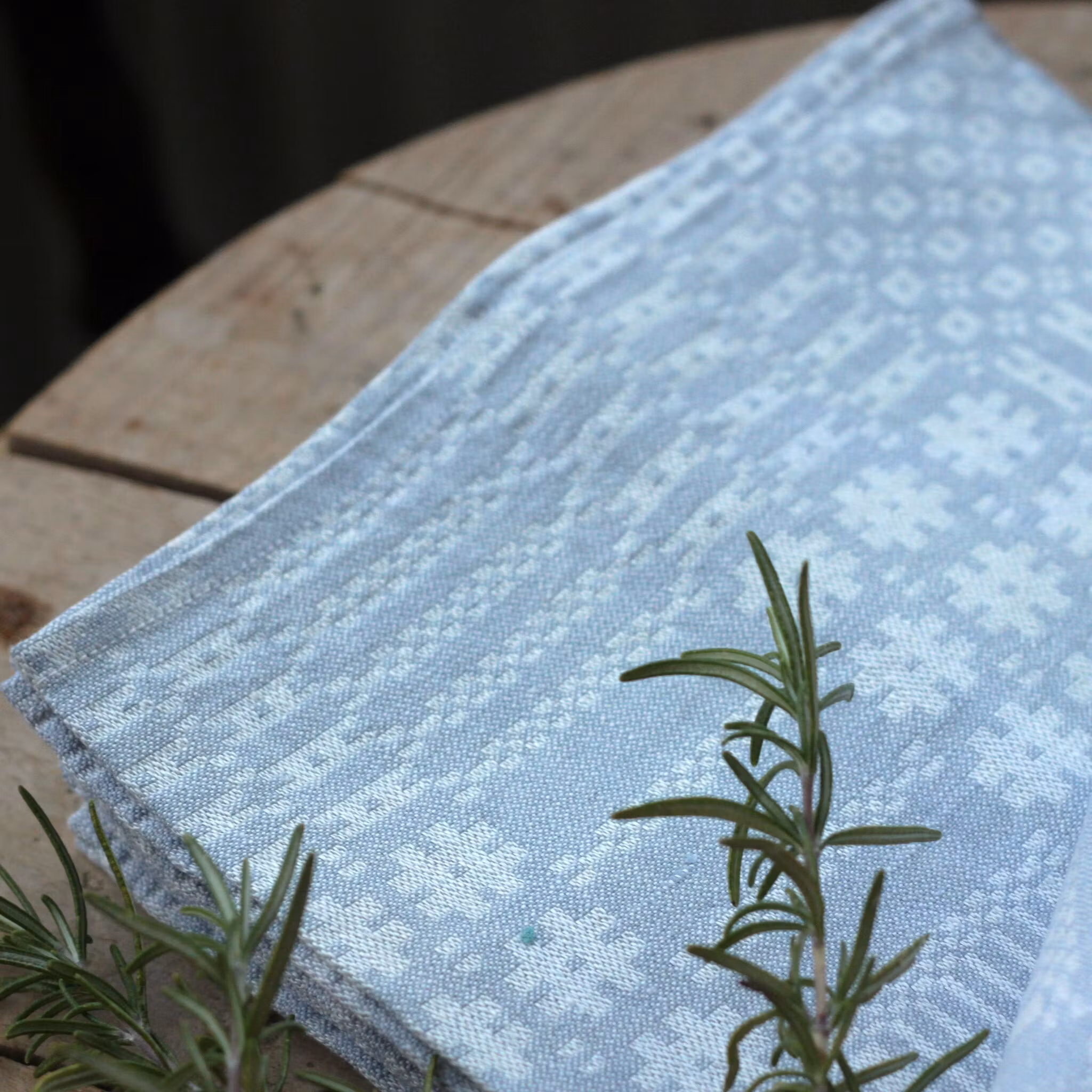 Servetter - Ljust blågrå Linneservetter mönstervävda