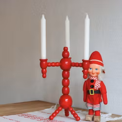 Ljusstake - Röd i trä