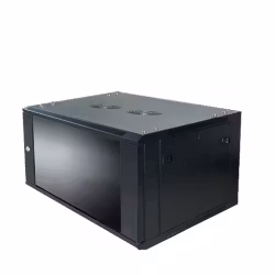 Caymon WPR406 är ett 19” rackskåp i metall (6HE) för fast vägginstallation
