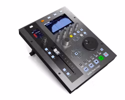 SSL UF1 – Avancerad DAW-controller med motorfader och färgdisplay