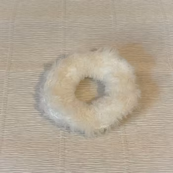 Scrunchie virkad vit