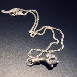 Halsband av återvunnen socketrtång