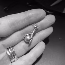 Halsband av återvunnen socketrtång