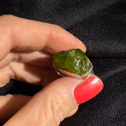 Ring med rå peridot
