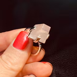 Silverring med unik rosekvarts