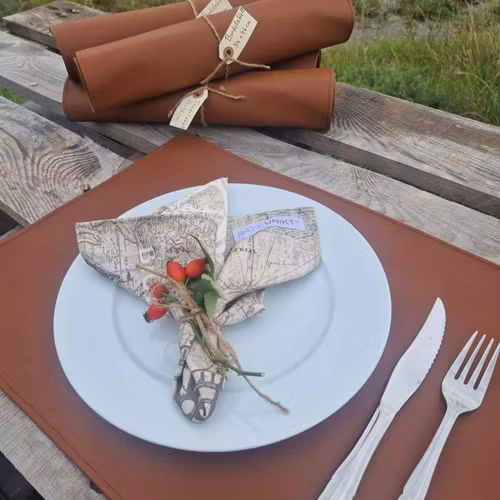 Bordstabletter i konstskinn