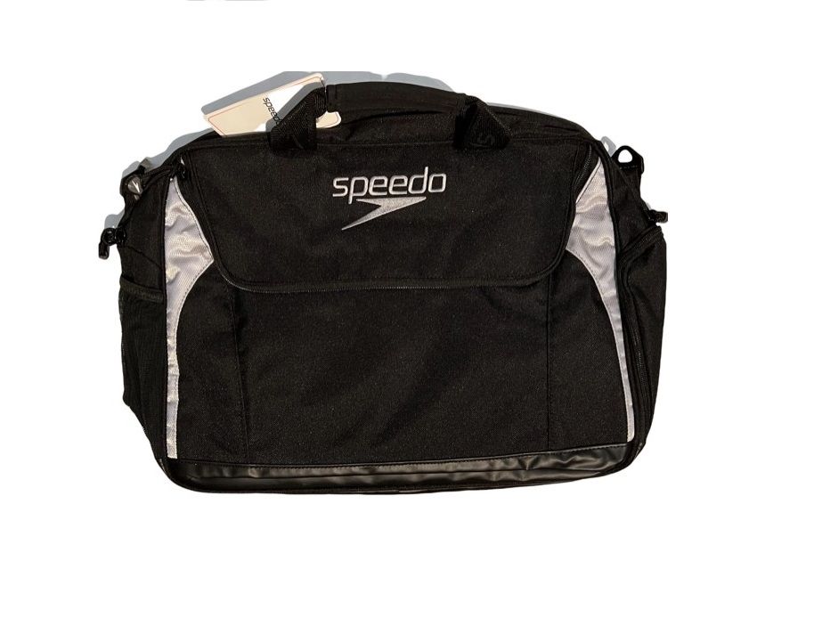 Speedo dator eller tränarväska. Smidig att ha med. Massa bra fack.