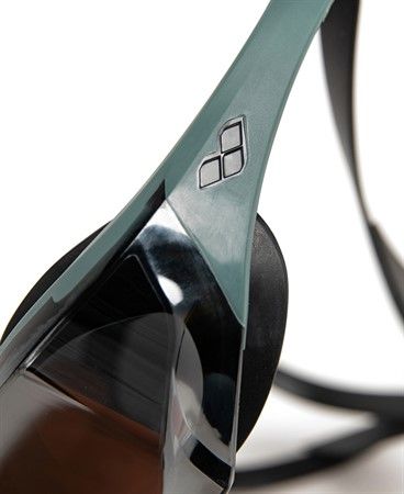 Arena Cobra Edge Swipe Mirror simglasögon